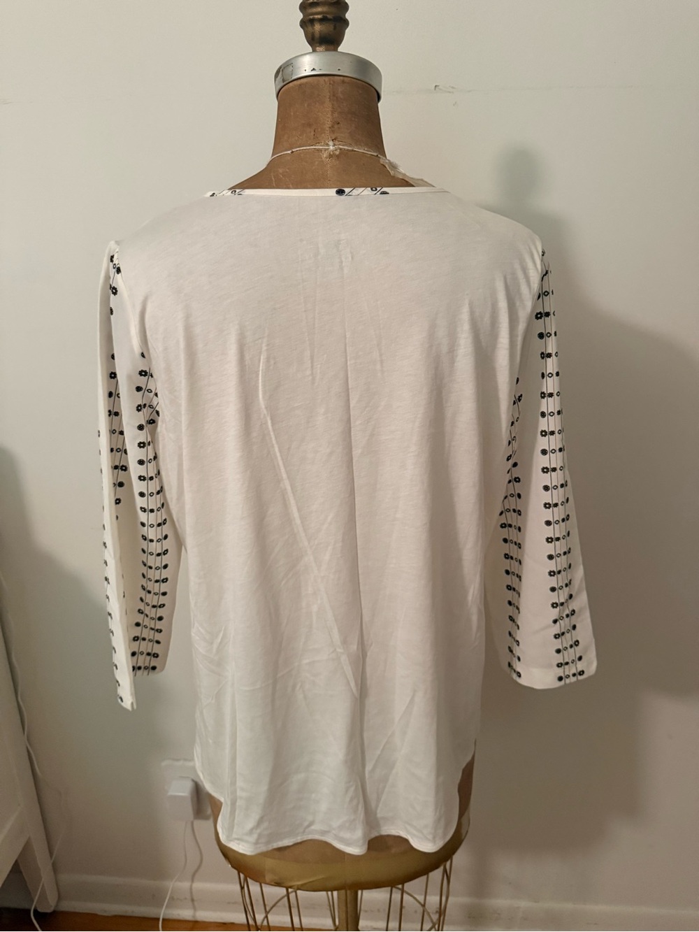 Van Heusen White Blouse with Black Dot-Stripe Pattern - Picture 2 of 8